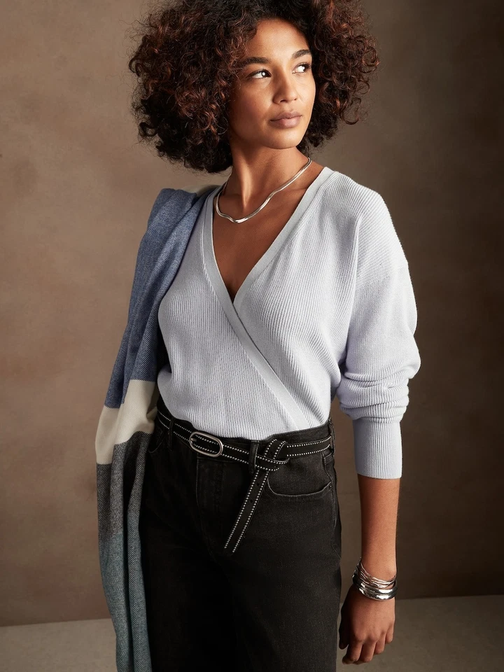 Suéter Banana Republic Gris Forever Wrap Talla Pequeña Foto 1 de 4