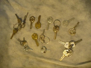 Lote de 21 Llaveros Llaves Ilco Art Metal Inc. Yale - Imagen 1 de 2