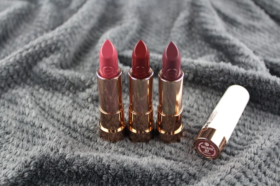 Essence Lippenstift This Is Me – Matt, Pflegend, Vegan – 04 07 08 – Neu OVP - Bild 1 von 1