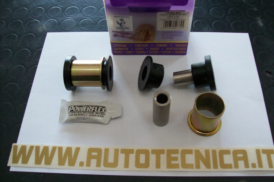 SILENT BLOCK POWERFLEX RENAULT CLIO 3 RS BOCCOLE ANTERIORI DEL BRACCIO ANTERIORE Foto 1 de 1