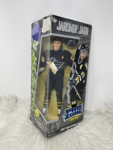 Jaromir Jagr #68 ~ Pittsburgh Penguins NHL Pro Zone Playmates 1997 Action Figure Cover