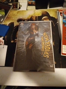 The Amazing Spider-Man #22 ComicXposure Exclusive Parrillo Variant + 1 Free Book - Bild 1 von 2