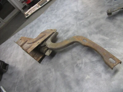 1957 1958 FORD FAIRLANE SKYLINER SUNLINER HOOD HINGE 1X - Imagem 1 de 4