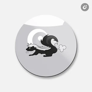 Skunk Funny Animal | 4'' X 4'' Round Decorative Magnet - Picture 1 of 2