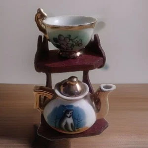 Vintage Miniatur Teetasse & Teekanne goldene Griffe handbemalt mit goldenen Details - Bild 1 von 9