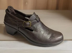 Easy Street Comfort Wave Women's 6 WW Brown with buck straps - Picture 1 of 8
