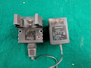 Base di ricarica originale OEM Streamlight Stinger 75100 con spina a muro AC - Foto 1 di 2
