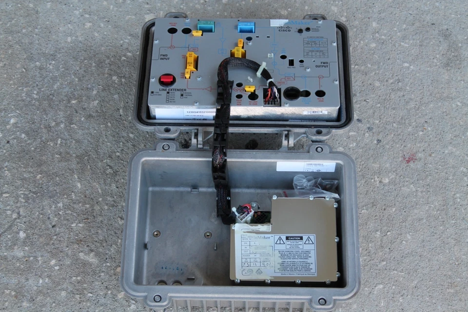 AMPLIFICADOR SISTEMA CABLE EXTENSOR LÍNEA GAINMAKER CISCO SCIENTIFIC ATLANTA Foto 1 de 4