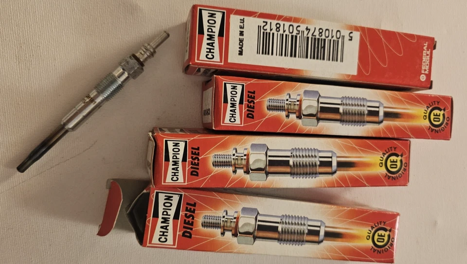 4XNEW GLOG PLUGS CHAMPION FOR SKODA 1.2TDI 1.4TDI 1.9D N10579202 N10579201 CH181 - Image 1 of 4