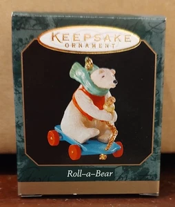 Hallmark Keepsake Ornament Roll a Bear 1999 miniatura - Imagen 1 de 2