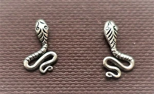 Ohrstecker, 925er Silber, "Schlangen". -Länge 1,5 cm, Breite 0,7 cm - Picture 1 of 1