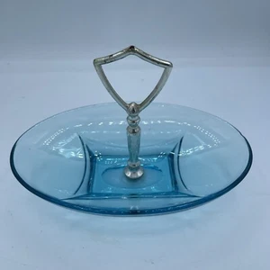 Vintage Hazel Atlas Capri Blue Glass Colony Candy Dish with Silver Handle MCM - Imagen 1 de 7