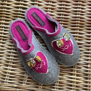 Giesswein Wool Slippers Size 39 8.5 8 Slip On Comfort Gray Pink Hearts - Picture 1 of 6