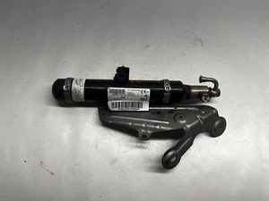 Attuatore Cerniera Cappuccio MERCEDES-BENZ C Cabrio 2016 W205 A205 2058604700 - Foto 1 di 9