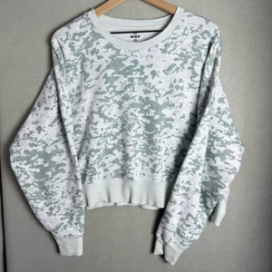 Sudadera corta Under Armour camuflada cuello redondo para mujer talla M - Imagen 1 de 9