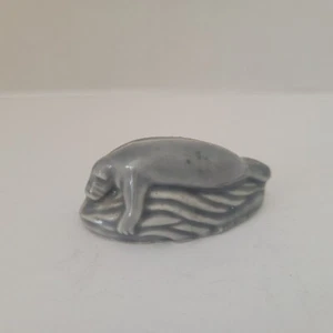 Wade England Sea Lion Red Rose Tea Figure - Picture 1 of 3