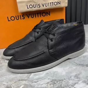 Prezzo consigliato $ 880 Louis Vuitton Estate High Derby pelle grana Loro Piana 8LV 9US 42EUR - Foto 1 di 13