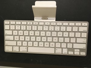 Apple iPad keyboard dock A1359 untested