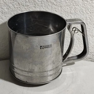 Tamiz de harina manual de acero inoxidable Cuisine De France Pro Performance  - Imagen 1 de 8