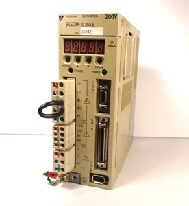 YASKAWA SGDH-02AE SERVOPACK SGDH02AE, .2kW - Foto 1 di 2