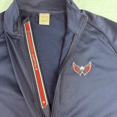 Men’s Size Large 100% Polyester Washington Capitals NHL 1/4 Zip. Med Weight. - Image 1 of 4