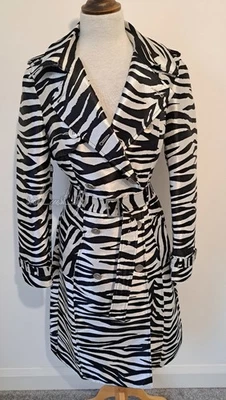 KAREN MILLEN - Black & Silver/White Satin Oversized Trench Coat / Mac - Size 12 - Image 1 of 4