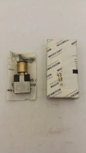 HONEYWELL 2C225 PULSADOR MOMENTÁNEO ILUMINADO NUEVO EN CAJA - Imagen 1 de 4