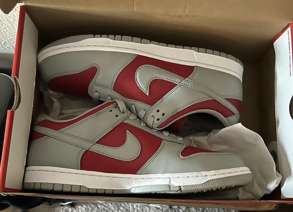 Nike Dunk низкий QS CO.JP обратный Ultraman Varsity красный серебро FQ6965-600 -размер 10,5 - Изображение 1 из 1