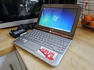 Toshiba Mini NB305 Intel Atom N450 320GB HDD 2GB Ram Win 7 10.1" Webcam Laptop - Picture 1 of 21