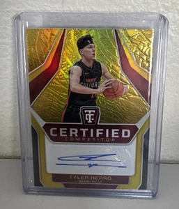 2/10 Tyler Herro Panini Totally Certified Mirror Auto Gold 2024/2025 - Picture 1 of 3