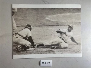 Brooklyn Dodgers Jackie Robinson Major League Baseball MLB Photo 76C37 - Picture 1 of 3