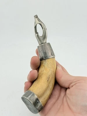 Antiguo abridor de botellas de vino de ley colmillo o asta grabado defecto firmado leer Foto 1 de 4