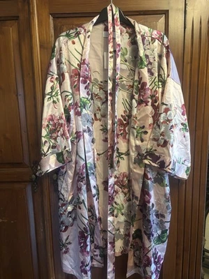 Ladies Silky Floral Bride  Robe Dressing Gown Size 18 BNWT - Image 1 of 4