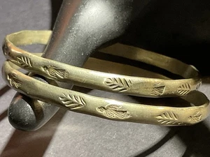 Vintage Navajo Bracelets Bangle Thunderbirds and Leaves 2 piece - Foto 1 di 6
