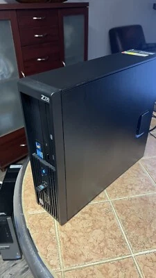 HP Z230 - Xeon E3-1231 V3, 16GB Ram , 250GB SSD , Wi-Fi , Windows 11 pro. - Image 1 of 4