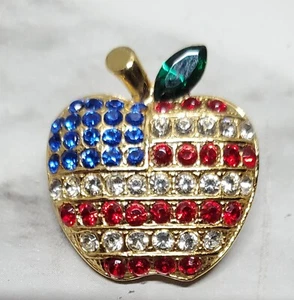 Apple Pin American Flag Rhinestones Patriotic Green Leaf Gem Gold Tone EUC - Picture 1 of 3