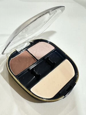 Max Factor Dawn to Dusk Sombra de Ojos Malva, Ciruela Rosa, Mantente Puesta Sin Aplicador Foto 1 de 3