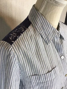CAMISA CHICO'S 0 XS 2-4 Botones AZUL Mangas Largas BOLSILLOS DE TELA MIXTA LIGERA - Imagen 1 de 12