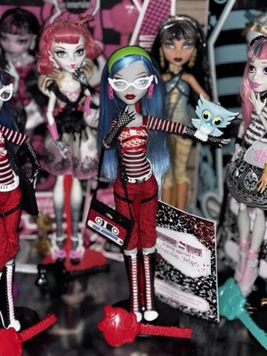 Monster High Ghoulia Yelps Basic G1 BLACK Elastics 2008 Mattel i(International) - Image 1 of 4