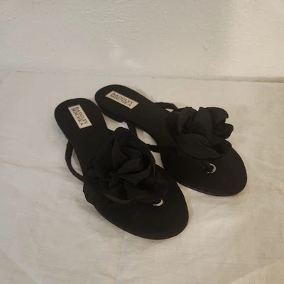 Sandalias Badgley Mischka Mujer Talla 8 M Negro Rosa Floral Tanga Planas  Foto 1 de 4