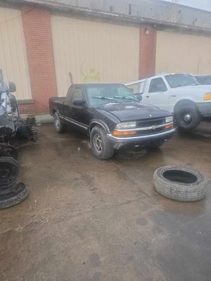 1998-2004 S10/S15/SONOMA TRUCK RIGHT HEADLAMP ASSEMBLY 4.3L - Image 1 of 4