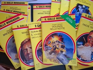 Stock Lotto 15 Il Giallo Mondadori anni 1980 - Picture 1 of 2