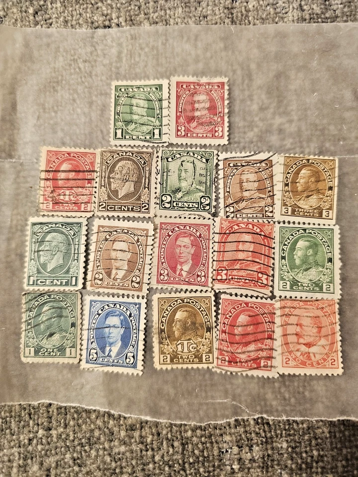 Canada Rare Collection of 17 Stamps 1910-1940's- Used (1,2,3 cent stamps) - Image 1 of 4