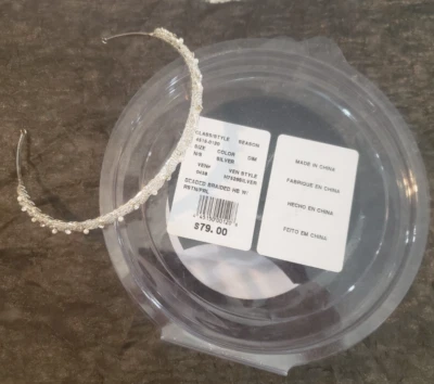 NIOB David's Bridal Cuentas Trenzadas con Tono Perla Plata Foto 1 de 4