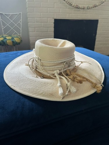 Foto 1 di 3