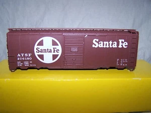Accurail HO AAR 40' Steel Boxcar Santa Fe(kit) - Picture 1 of 12