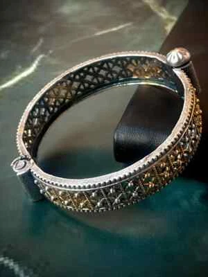 Kada abrible aspecto antiguo étnico doble tono Foto 1 de 4