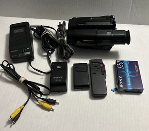 Sony Handycam Video 8 CCD-TR66 w/extras (read Desc, for parts) - Picture 1 of 9