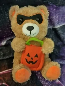 Oso de peluche de Halloween con sello de felpa enmascarado de colección bolsa de calabaza relleno - Imagen 1 de 3