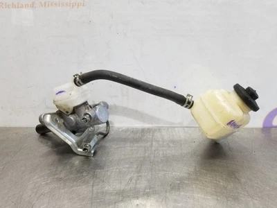 Toyota Sienna 17 2017 cilindro maestro de freno 3,5 L Foto 1 de 4